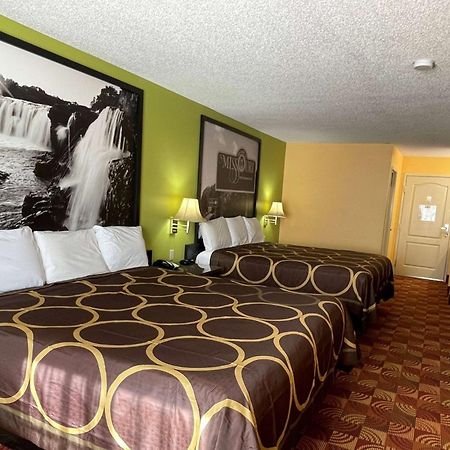 Super 8 By Wyndham Lake Of The Ozarks Eldon Ngoại thất bức ảnh