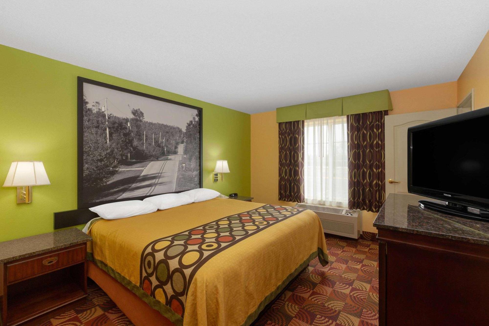 Super 8 By Wyndham Lake Of The Ozarks Eldon Ngoại thất bức ảnh