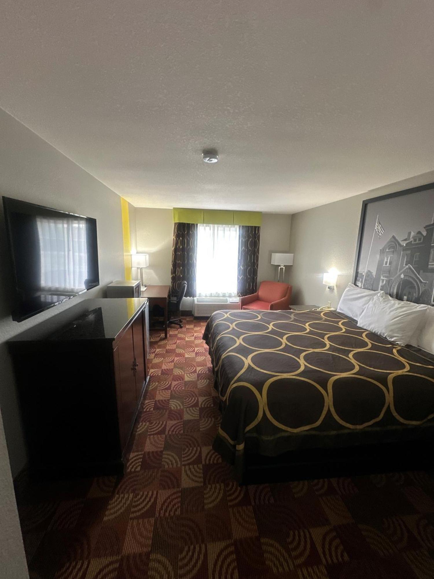 Super 8 By Wyndham Lake Of The Ozarks Eldon Ngoại thất bức ảnh