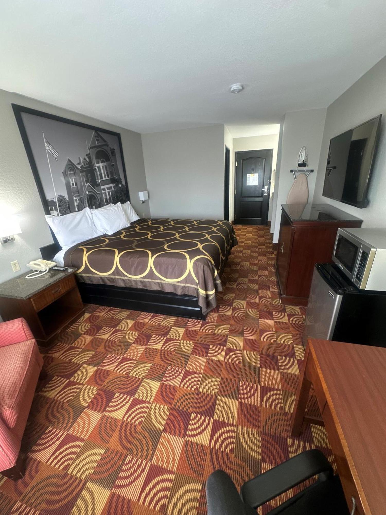 Super 8 By Wyndham Lake Of The Ozarks Eldon Ngoại thất bức ảnh
