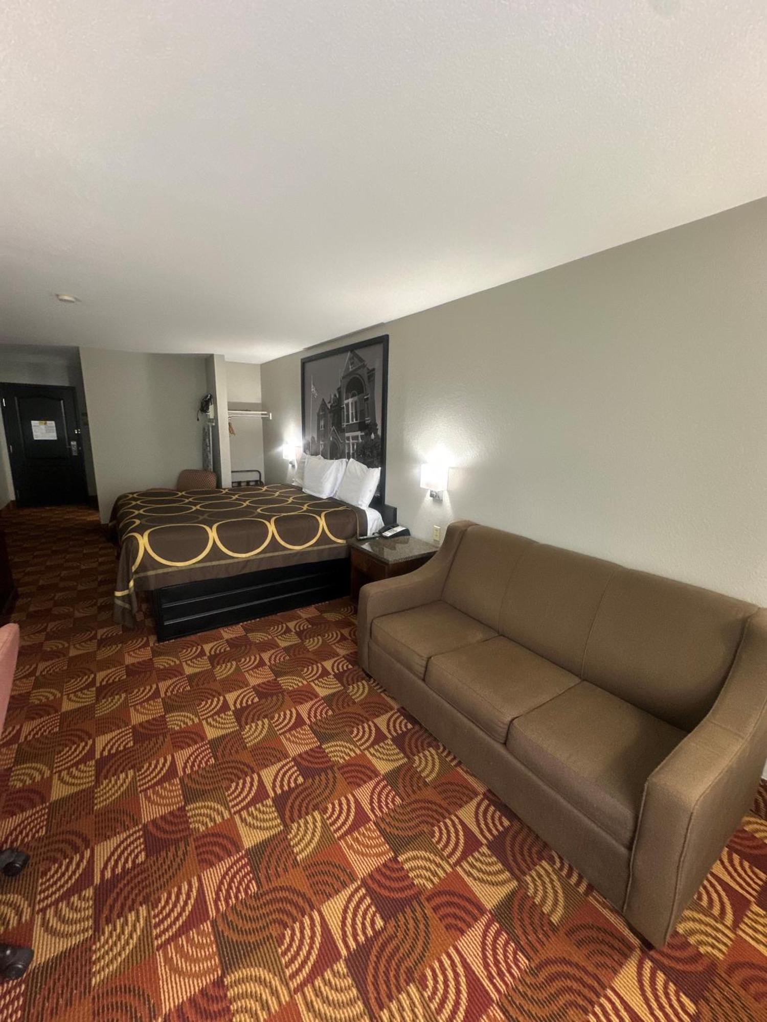 Super 8 By Wyndham Lake Of The Ozarks Eldon Ngoại thất bức ảnh