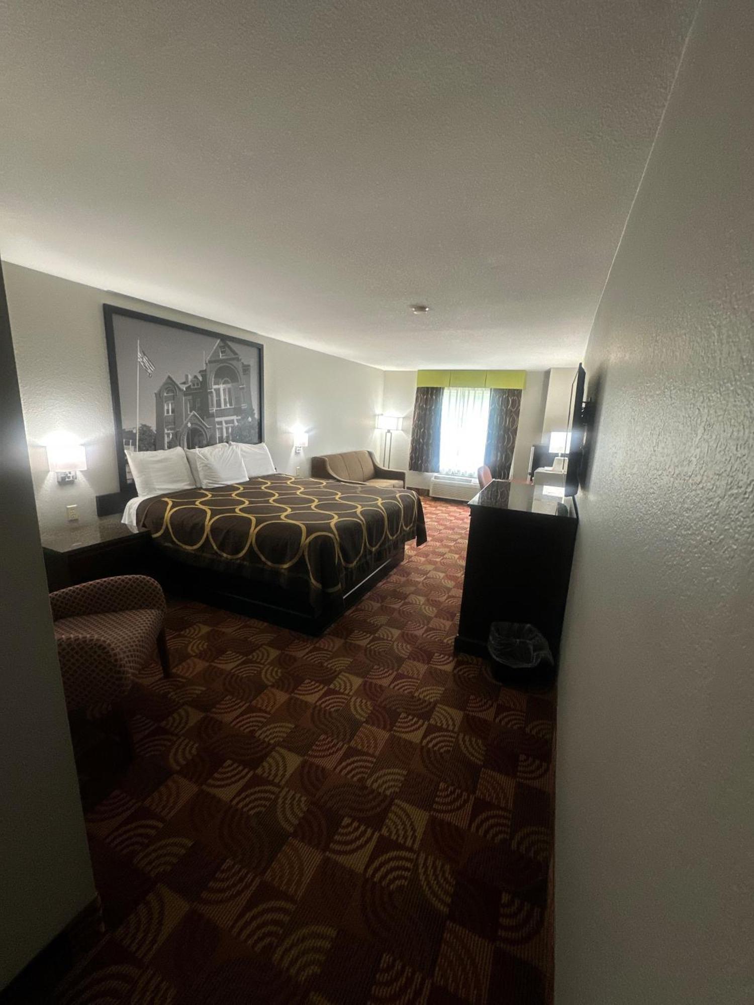 Super 8 By Wyndham Lake Of The Ozarks Eldon Ngoại thất bức ảnh