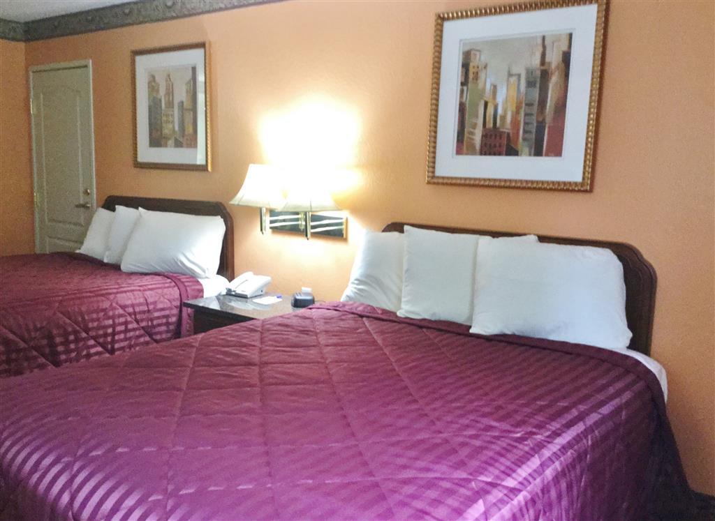 Super 8 By Wyndham Lake Of The Ozarks Eldon Phòng bức ảnh
