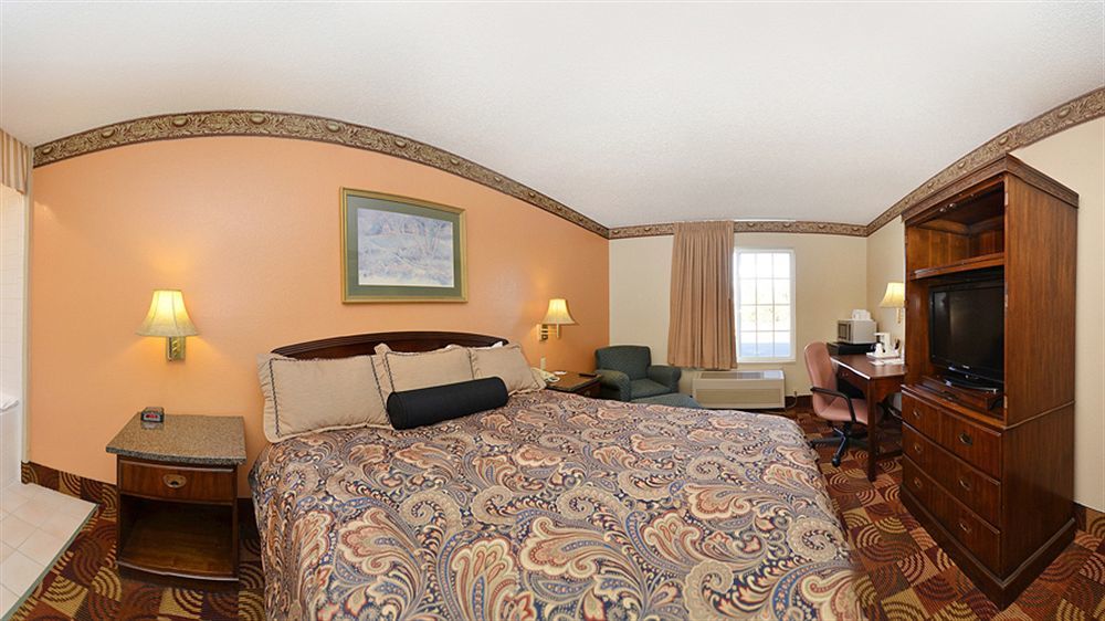 Super 8 By Wyndham Lake Of The Ozarks Eldon Ngoại thất bức ảnh