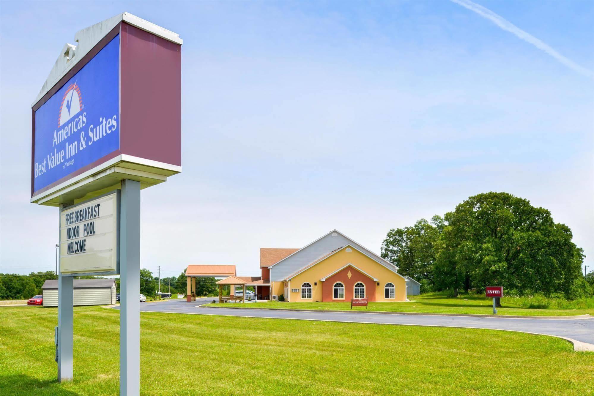 Super 8 By Wyndham Lake Of The Ozarks Eldon Ngoại thất bức ảnh