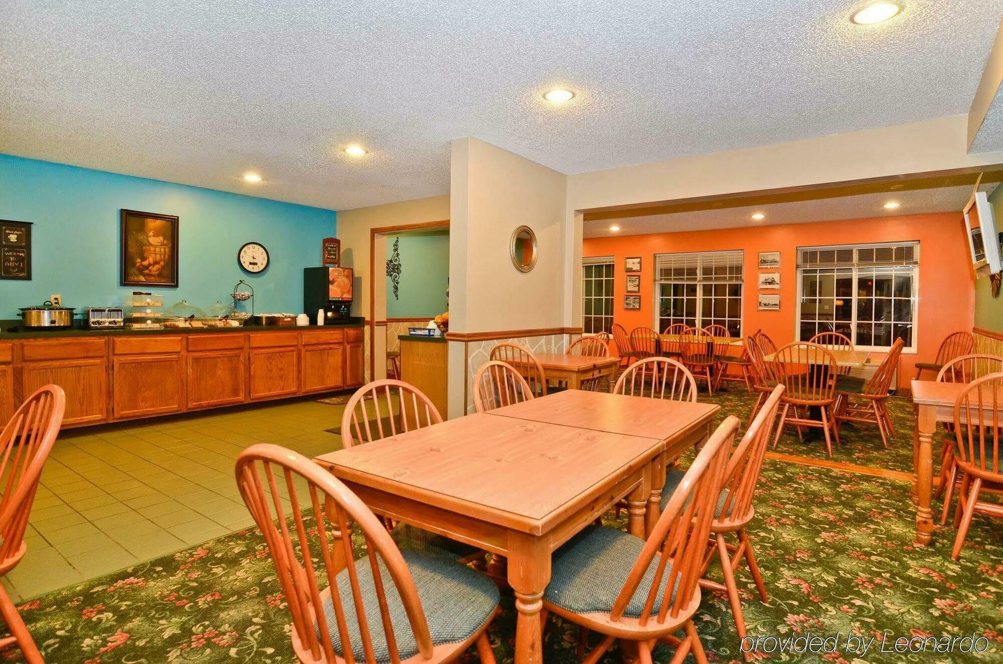 Super 8 By Wyndham Lake Of The Ozarks Eldon Ngoại thất bức ảnh